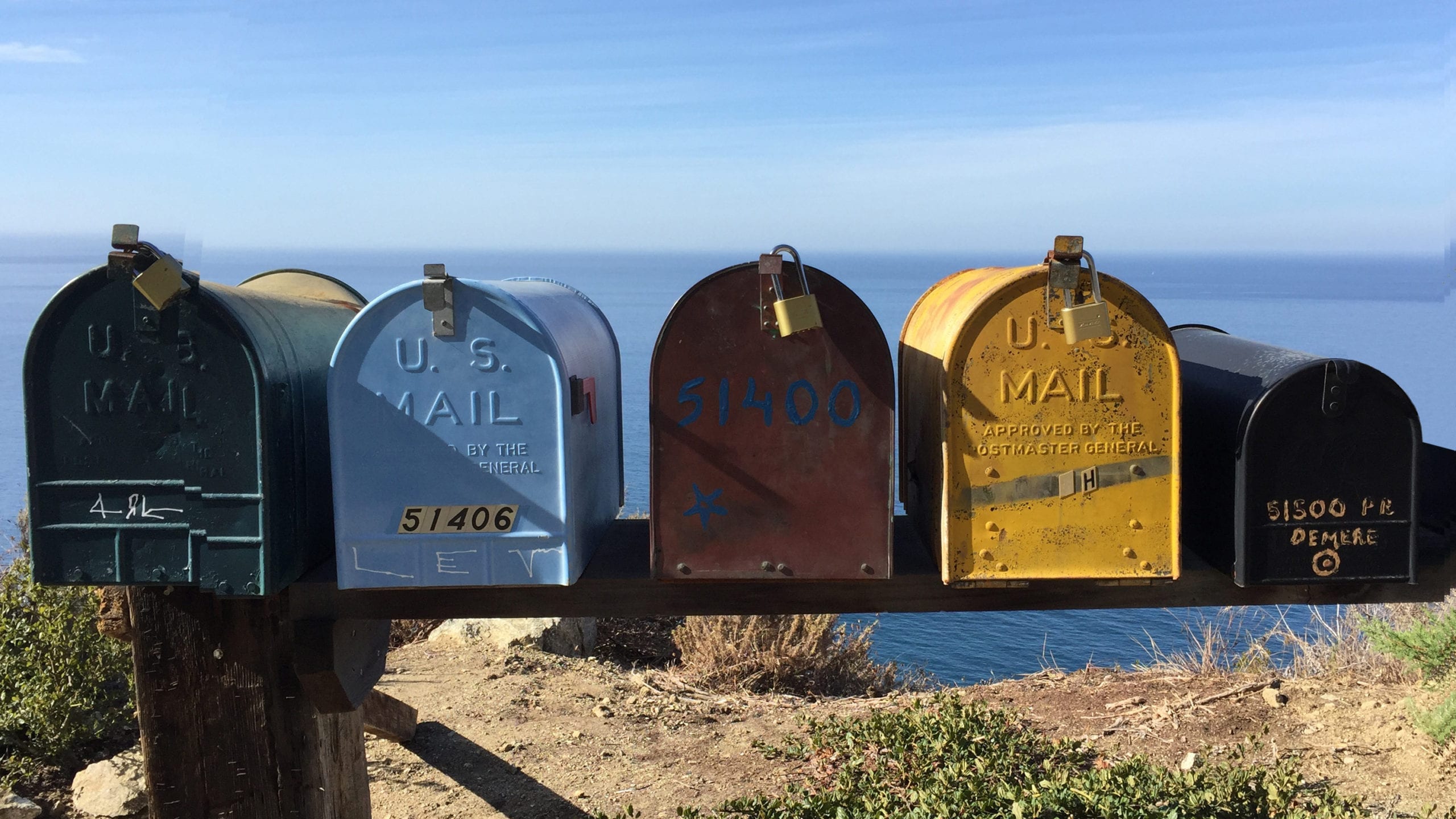 Mail boxes à Big Sur CA.