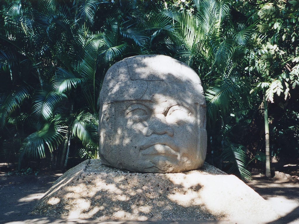 Statue olmèque, Villahermosa, Mex.